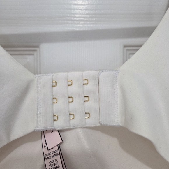 Incredible By Victoria's Secret Perfect Shape Push-up Smooth White Bra Sz 36DDD - Picture 5 of 10